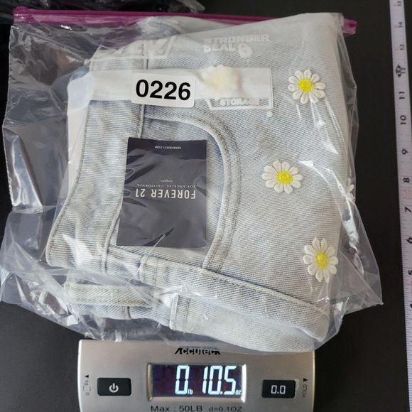 NWT Forever 21 Sunflower Embellished Fray Hem Cutoff Denim Blue Jean Shorts 25 - Picture 11 of 11